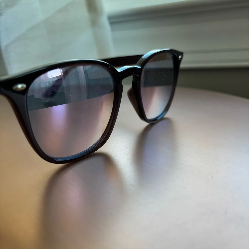 Ray-Ban Black Sunglasses RB 4258